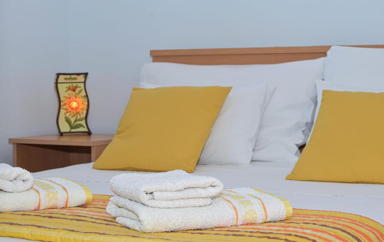 Apartments Santo Trogir - Okrug Gornji Ngoại thất bức ảnh