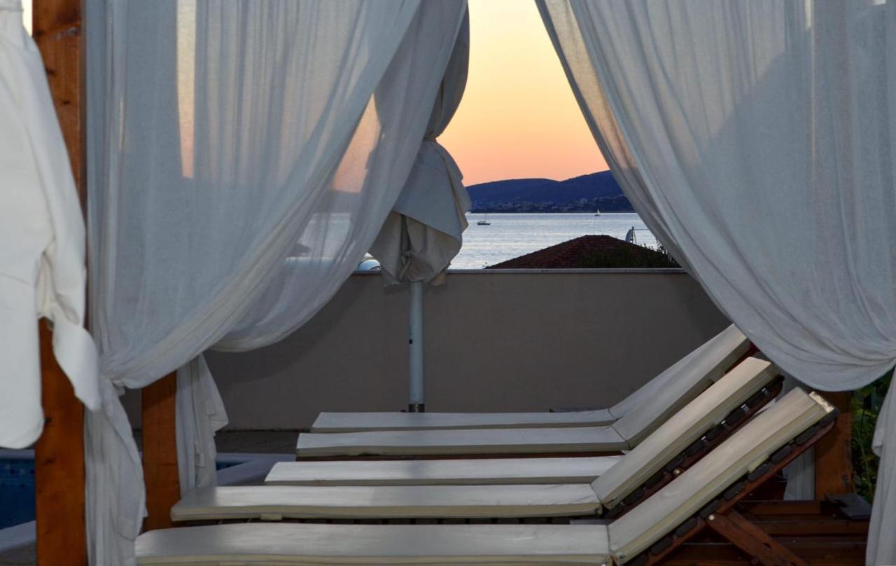 Apartments Santo Trogir - Okrug Gornji Ngoại thất bức ảnh