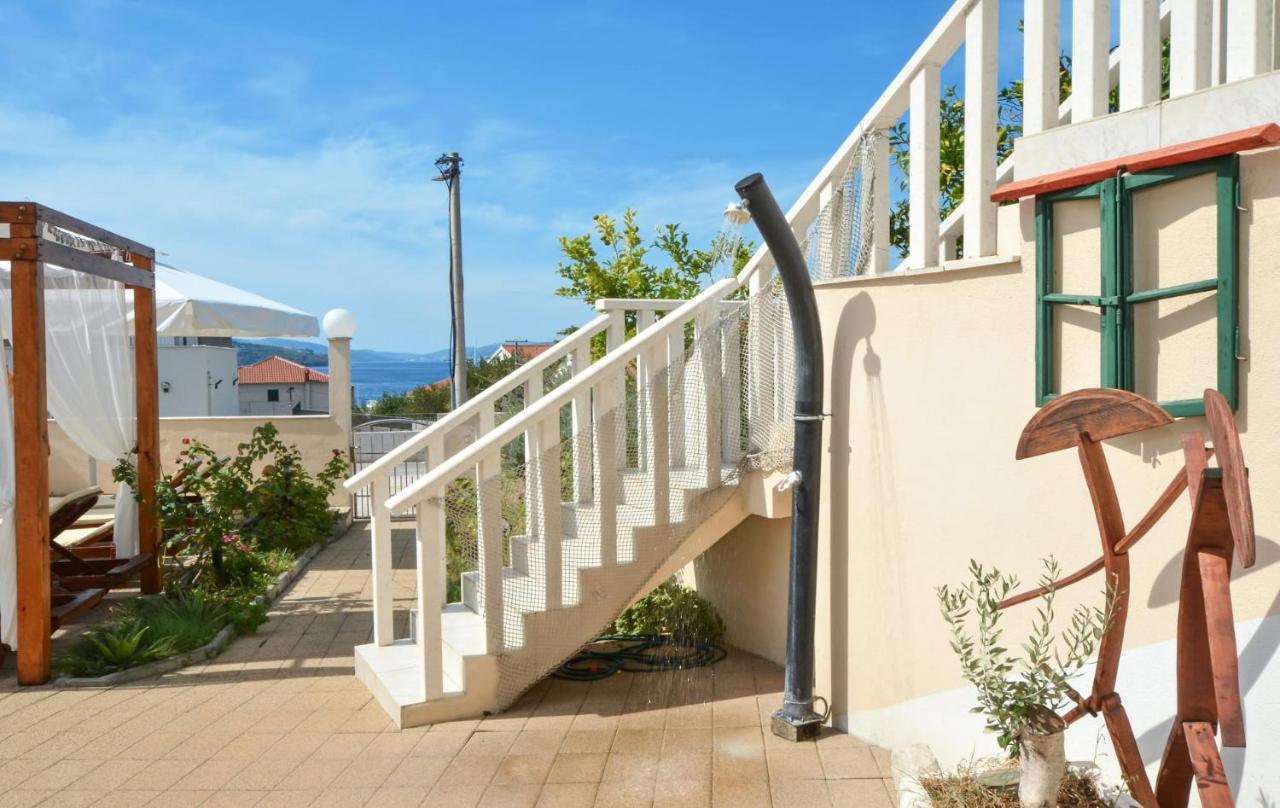 Apartments Santo Trogir - Okrug Gornji Ngoại thất bức ảnh