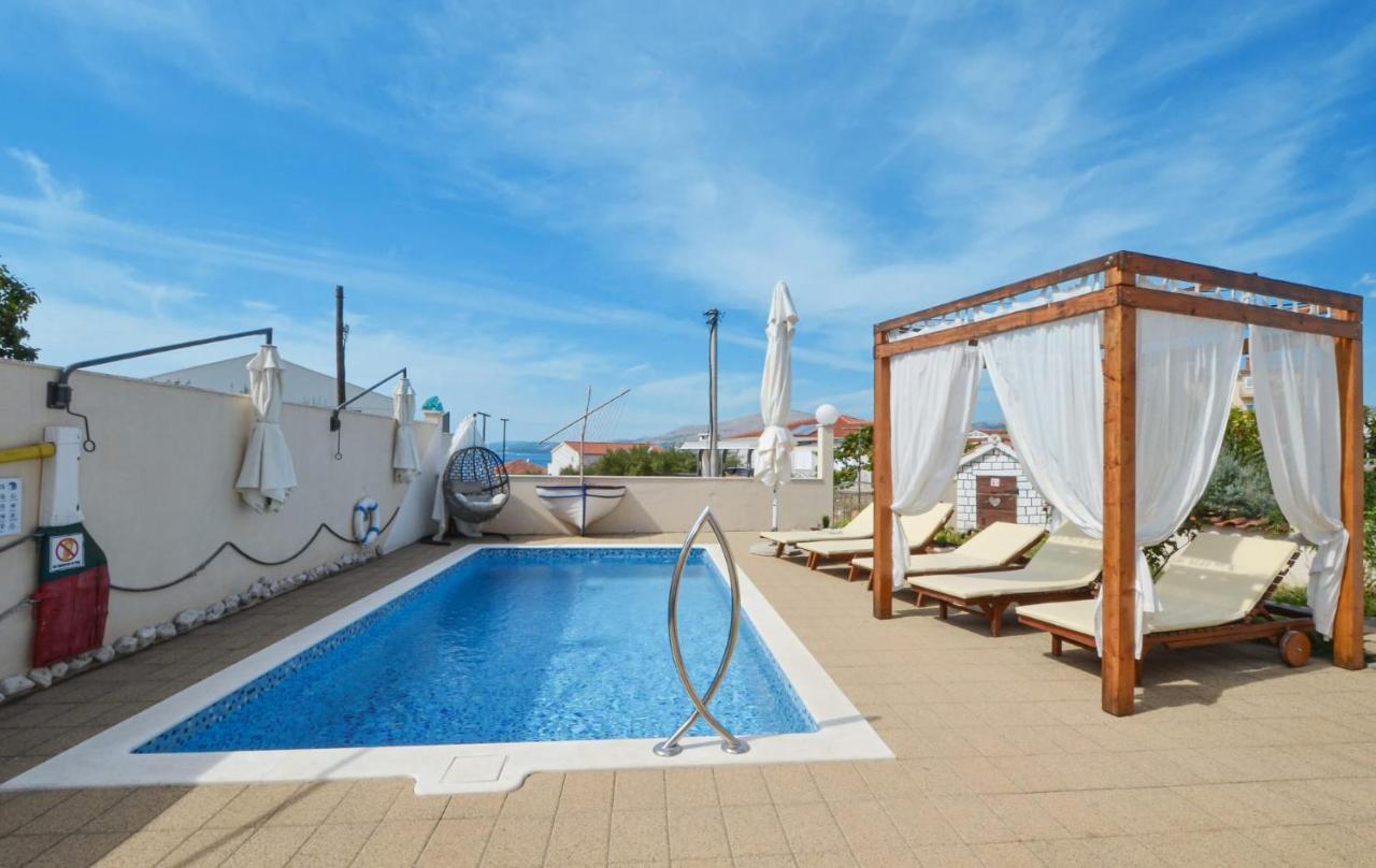 Apartments Santo Trogir - Okrug Gornji Ngoại thất bức ảnh