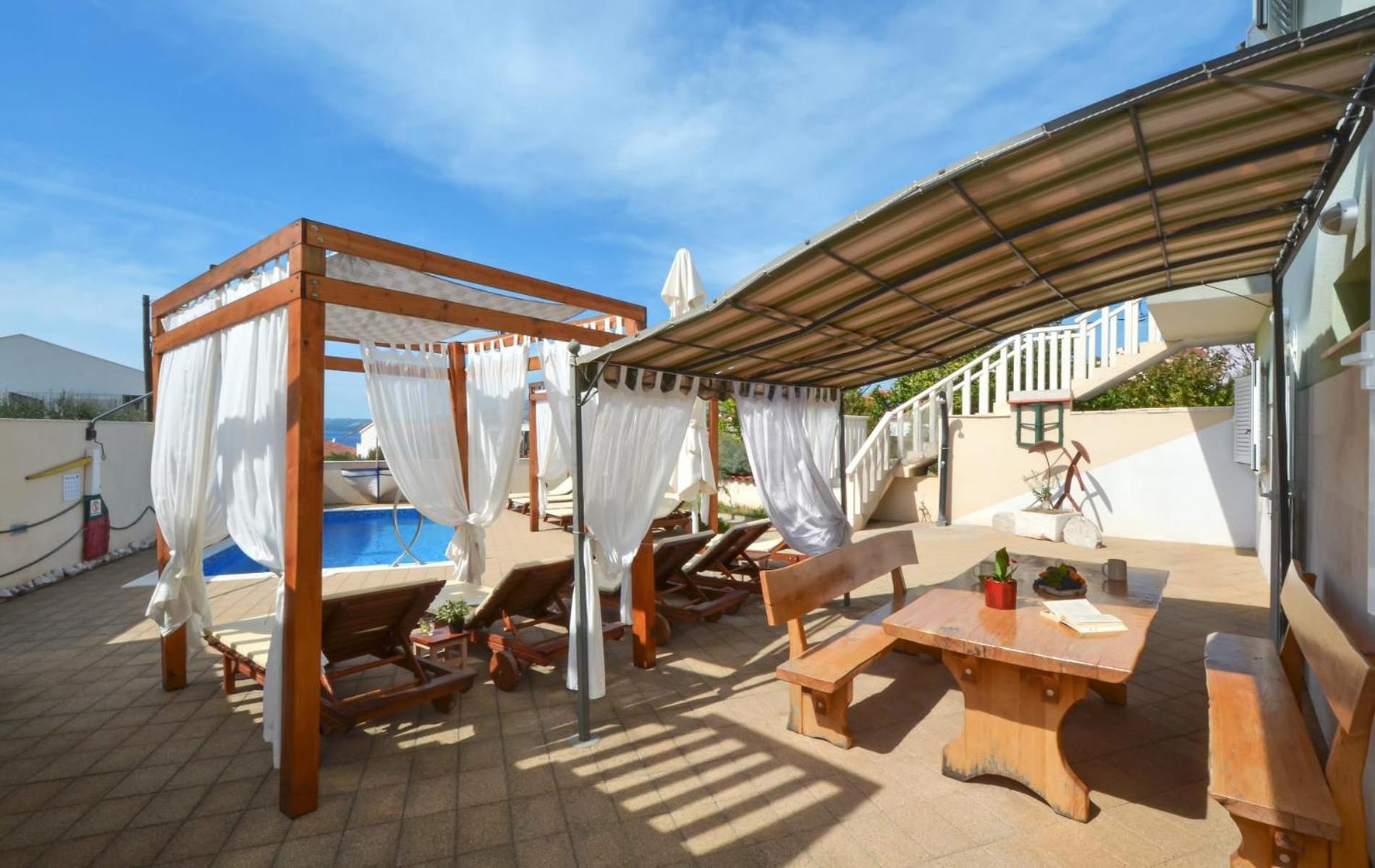 Apartments Santo Trogir - Okrug Gornji Ngoại thất bức ảnh